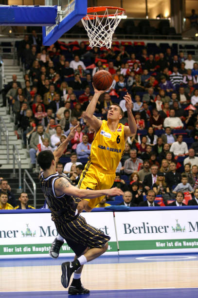 热刺揽获荷 热刺揽获荷