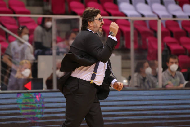 足球赛场上 足球赛场上